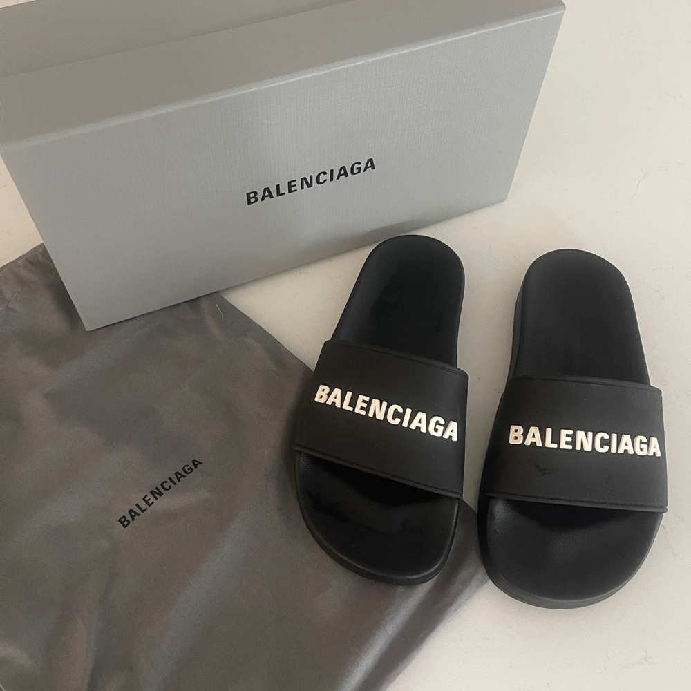 Balenciaga Black Logo Slides - size 7